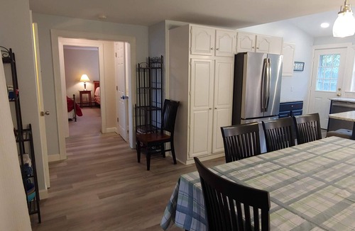 Newport East House | August 20-23 weekend OPEN. Walk to beach, Huge deck , roof-deck