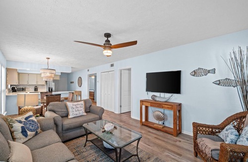 Sunnyside House | Bahama West – Beach Therapy - Pet Friendly, Gulf View, Beach Access, Free Golf