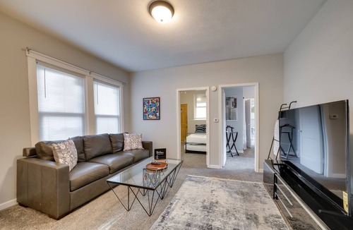 South Hills Apartment | Balcony & Workspace! Apt 5 Mi to Dtwn Pittsburgh