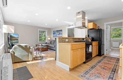 Boothbay Cabin | Barter Island Escape- Charming coastal unit with deck, grill, fire pit, and jetted tub