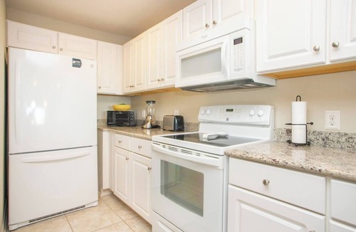 Innerarity Townhomes House | Bay Paradise: Paddle Boards, Kayaks, & Waterfront!