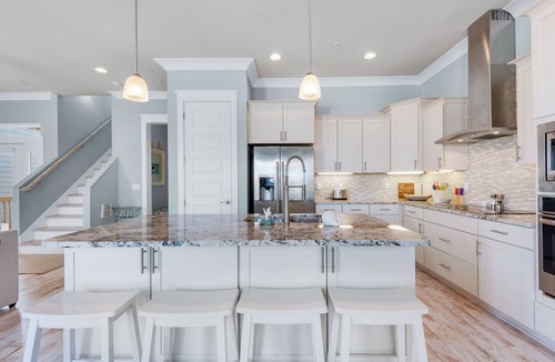 Navarre Beach House | “Bay Side Retreat” Luxury Vacation Home, Pool/Hot tub, Paddleboard/Kayak