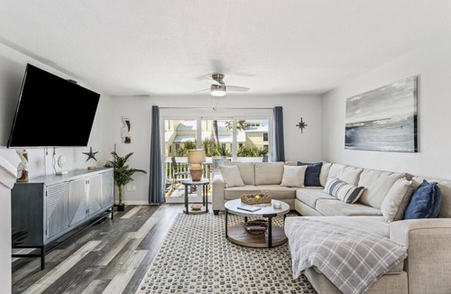 Navarre Beach Villa | Bayside Bungalow ! Dog Friendly on Sound side!