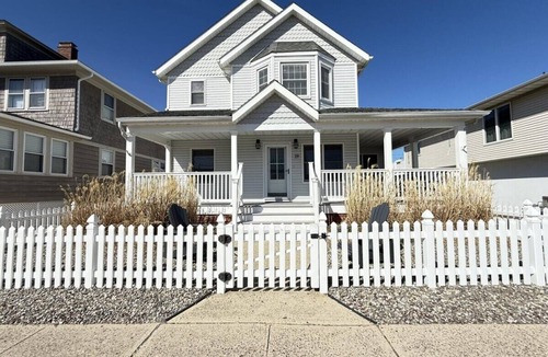 Point Pleasant Beach House | Beach Blk, Walk to All, Family-Friendly Shore Rental, Beach Passes ,WiFi