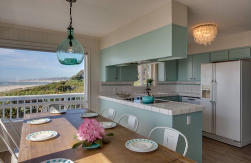 Waldport House | Beach Front Panoramic Vistas! Miles of Sandy Beach! Hot Tub! Dog Friendly!