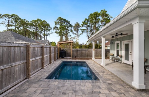 Inlet Beach Heights House | Beach House w/Private Heated Pool, pet friendly - 21yo & UP