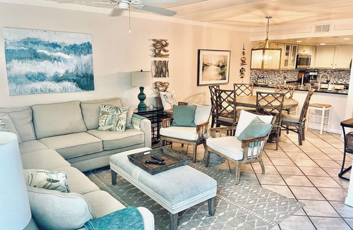 Sunnyside House | Beachfront 3-bedroom vacation home 1000 feet of beach just outside your door