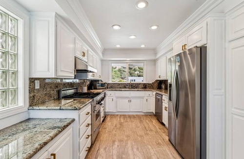 Capistrano Beach House | Beachfront deck & BBQ - Central AC! | STR25-0022