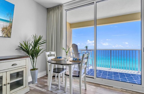 Long Beach Apartment | BeachFront-Majestic Beach Resort 1513