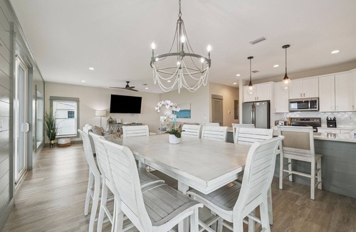 Indian Pass House | Beachfront with Pool | Dogs Allowed