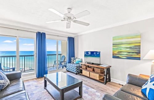 Sunnyside House | Beachview Condo with full kitchen shared pool and beach access
