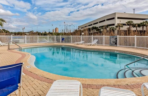 El Centro Beach Apartment | Beautiful condo located on the beach - close to attractions pool & Hot tub