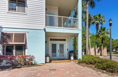 Villages of Crystal Beach House | Beautiful family home minutes from the beach and a huge resort style pool!