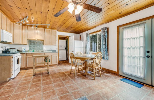 Harden Flat Cottage | Beautiful house close to Yosemite with nature views & W/D - tranquil location