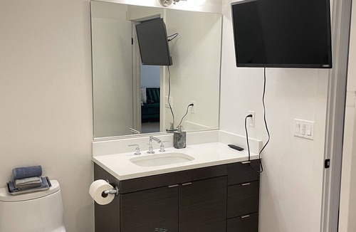 Hollywood Apartment | Beautiful space in the heart of Hollywood
