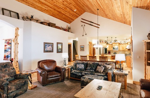 Sunriver House | Beautiful Sunriver Home w/Central Oregon Charm, Great for families, SHARC