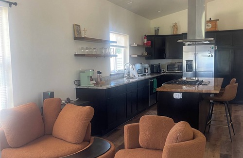 Chiloquin House | Beautiful Sunsets, Agency Lake, Mt McLaughlin, drive to Crater Lake and explore!