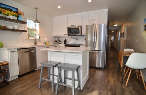 Inlet Beach Cottage | Best Kept Secret! Close to 30A, without the Crowd – Walk to Beach, Relax on Deck