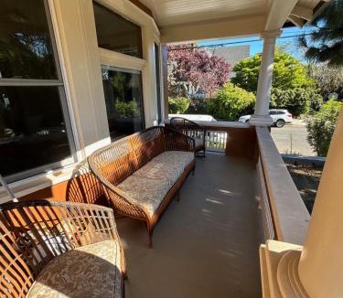 Mississippi District House | Best Neighborhood I Fully Remodeled Historic Home I Food Carts I Pubs and Restaurants just a few blocks away I Walkscore 94