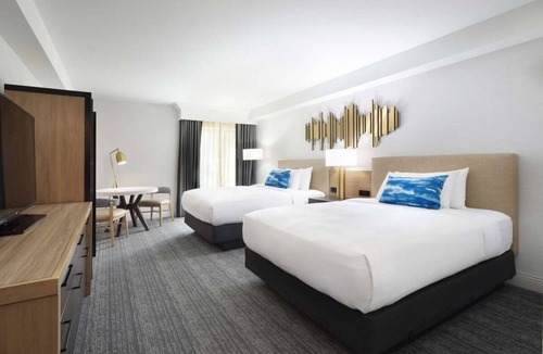 Milpitas Hotel | Best Value, Quality Stay! with Outdoor Pool, Close to Pinewood Park!