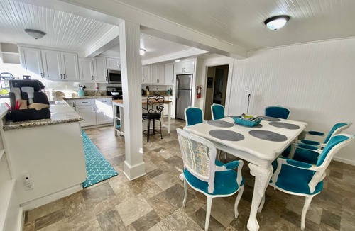 Jackson House | Bethany’s - Charming 4-bedroom Historic Home in Downtown Jackson