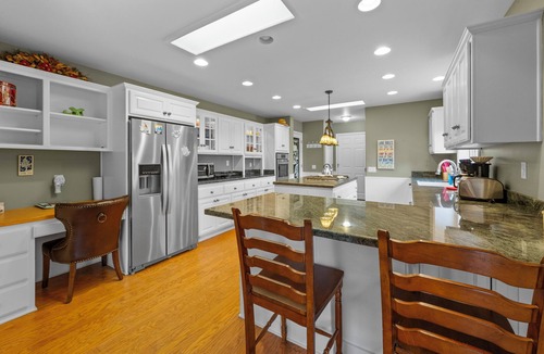 Eagle Mountain Estates House | Big Bear Nest at Eagle Mountain - Game Room, Pool Table, Ping Pong, Foosball, Jet Tub, 3 Fireplaces