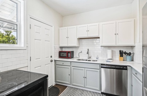 Bunkers Cove House | Blue Cove Retreat - 3 Bedroom w/Private Pool. Sleeps 6. Quiet Community, Close to Fishing Marinas.