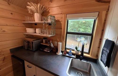 Vesta Cabin | Blue Ridge Cabin Near Parkway | Private, Peaceful & Pet Friendly