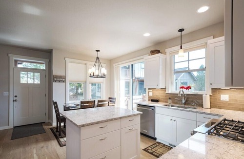 Sagewood House | Bluebird Day - Wild River Getaway, Escape to this cozy 2-bedroom retreat in Bend, OR.