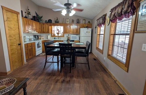 Sautee Nacoochee Cabin | Brandywine Cabin - Screened Porch and Great Privacy