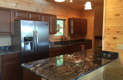 Sapphire Cabin | BREATHTAKING VIEWS @ 3,850 FEET, 4.2 ACRES GATED PRIVACY, 100 CONSECUTIVE 5-STAR