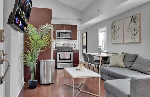 Southwark Apartment | Bright 1BR Retreat | Sleeps 4 | by Liberty Bell
