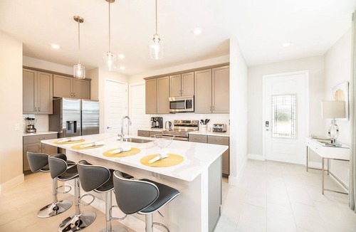Bay Lake House | Bright and Sunny Townhouse with Games Room at Reunion