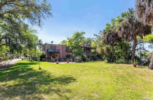 Warrington House | Bring the pups & boat! Historic 2 bed, 2.5 bath waterfront town-home with dock.