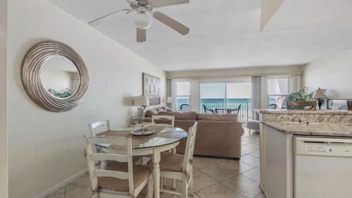 Crystal Beach Apartment | Cabana Club 206, Beachfront,Gulf view, King Bed, private beach