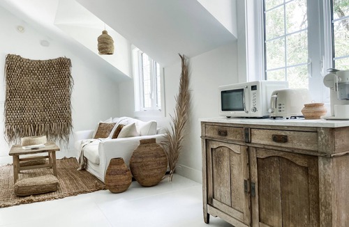 Forest District House | Carriage house, 3 blocks to beach & Seaside