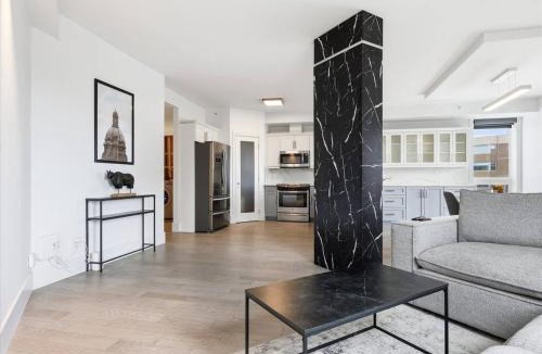Downtown Edmonton Apartment | Central & Secure Downtown YEG Condo w UG Parking