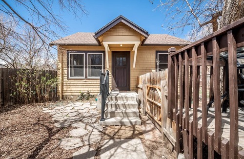 Central Colorado Springs Cottage | CH Wahsatch Cottage - 1BD in Colorado Springs