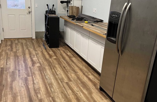 Creswell House | Charming 2-bedroom attached apartment with AC, WiFi in adorable Creswell