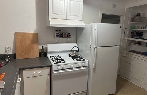Vallejo House | Charming 2-bedroom getaway in the sf bay wetlands with WiFi. Dog friendly.