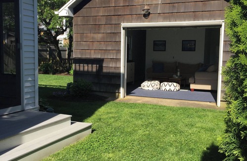 Avon House | Charming 5-bedroom house, block and a half to the beach in Bay Head