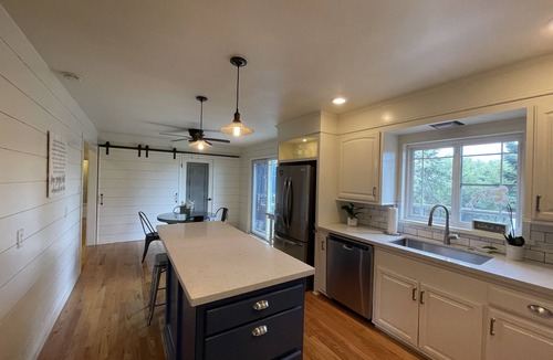 North Auburn House | Charming Auburn - Hike, Bike, Shop or Eat - Its all Nearby
