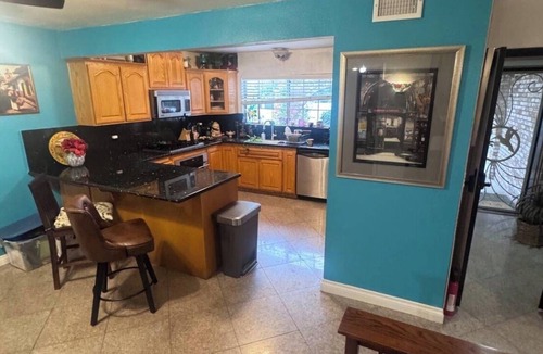 Santa Ana House | Charming house with WiFi and AC in wonderful Santa Ana