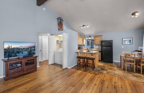 Three Rivers House | Charming Sunriver Cabin With Deschutes River Access and Proximity to Cascade Lak