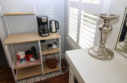 Land Park House | Charming Two Room Bungalow with Patio and Backyard Near Downtown