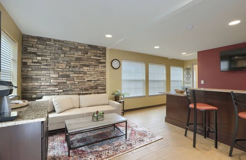 Hershey Apartment | Chic, Modern One Bedroom Suite