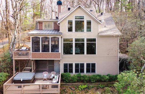 Big Canoe House | Chipmunk Crossing