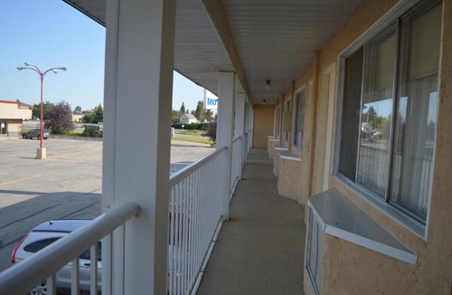 Olds Hotel | Circle 5 Motel