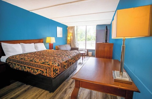 Kernersville Hotel | Clean and Practical Room Near Kernersville Lake Park – 4 Miles