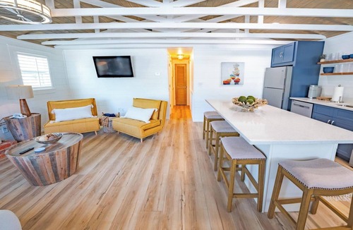 Bel Air House | Coastal Cottage 500 Steps from the Beach